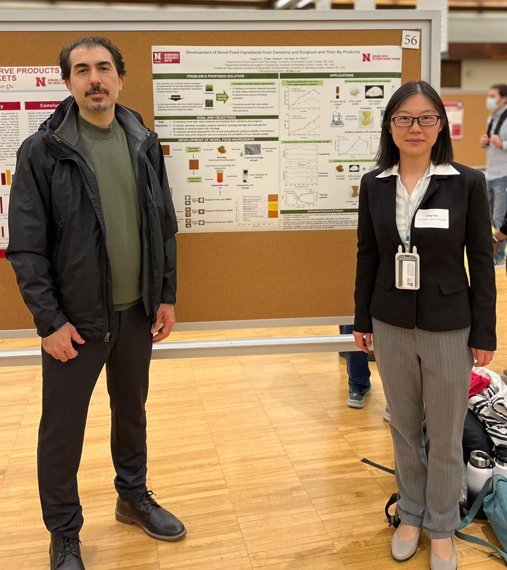 Lingyi and Dr. Ciftci with her poster at 2022 UNL Research Days
