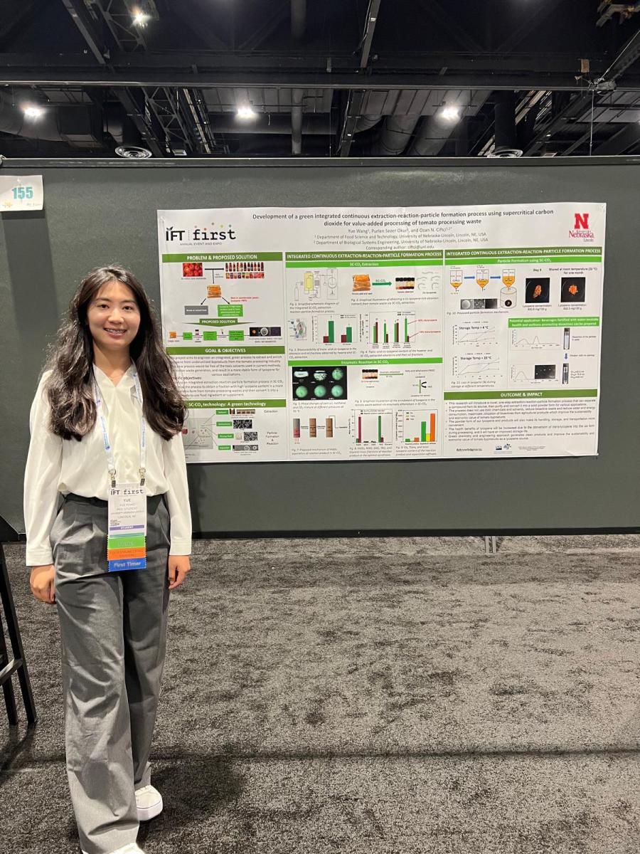 Yue presenting her research at the 2023 IFT First.