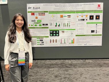 Yue presenting her research at the 2023 IFT First.